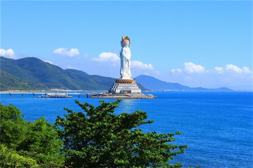 让他红遍全世界是什么歌（让他走歌词bamboo）